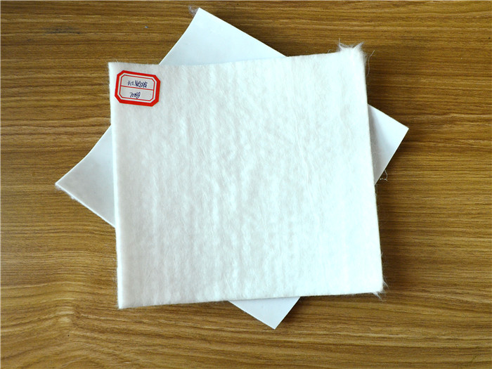 「長絲」一布一膜複合（hé）土工（gōng）膜